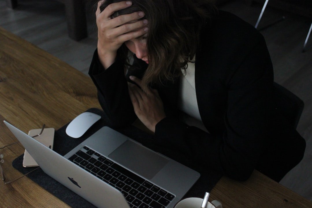 Why Are Video Calls So Tiring? What the EEG and Camera-Off Experiments Found