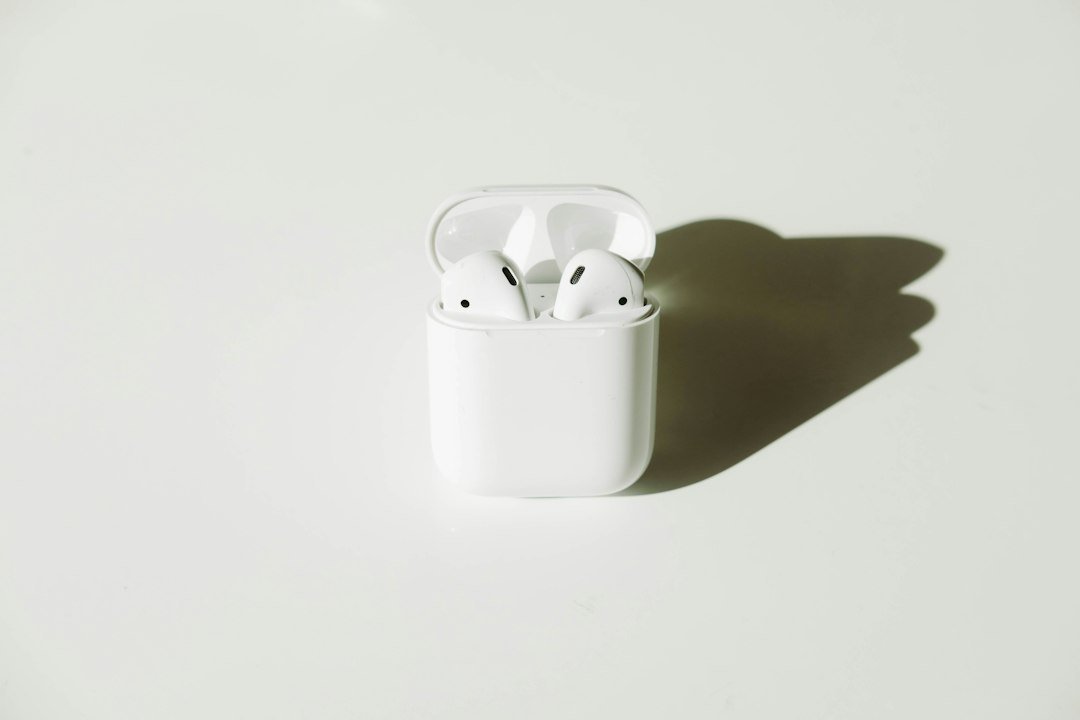 Apple airpods with charging case